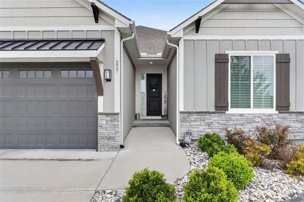227 SW Eagles Ridge Drive — photo 3