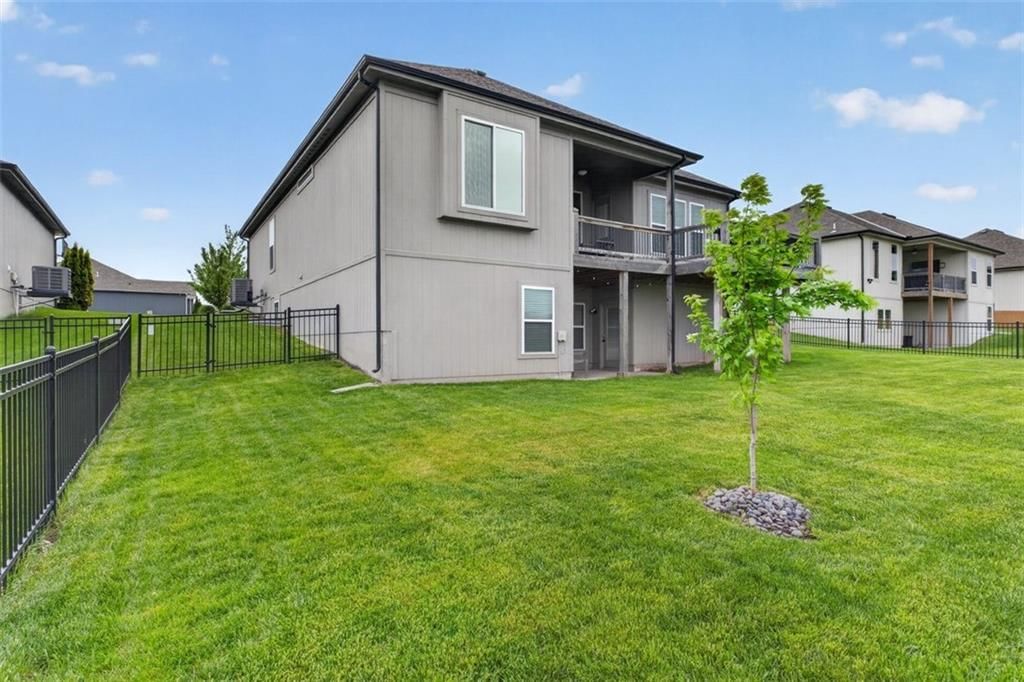 227 SW Eagles Ridge Drive — photo 49