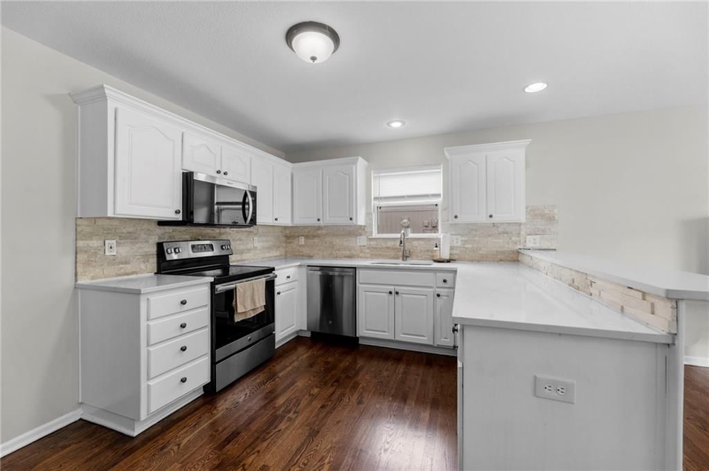 3217 S Elizabeth Avenue S — photo 9