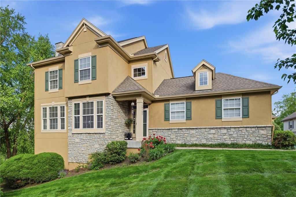 16165 Linden Street, Overland Park, KS