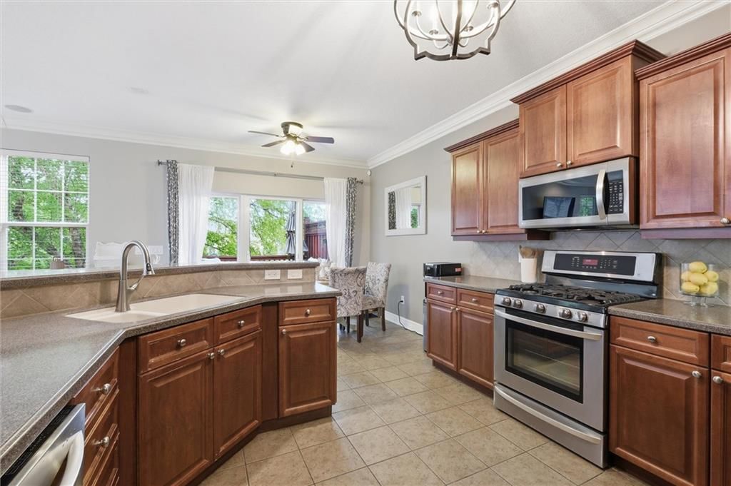 16165 Linden Street — photo 17