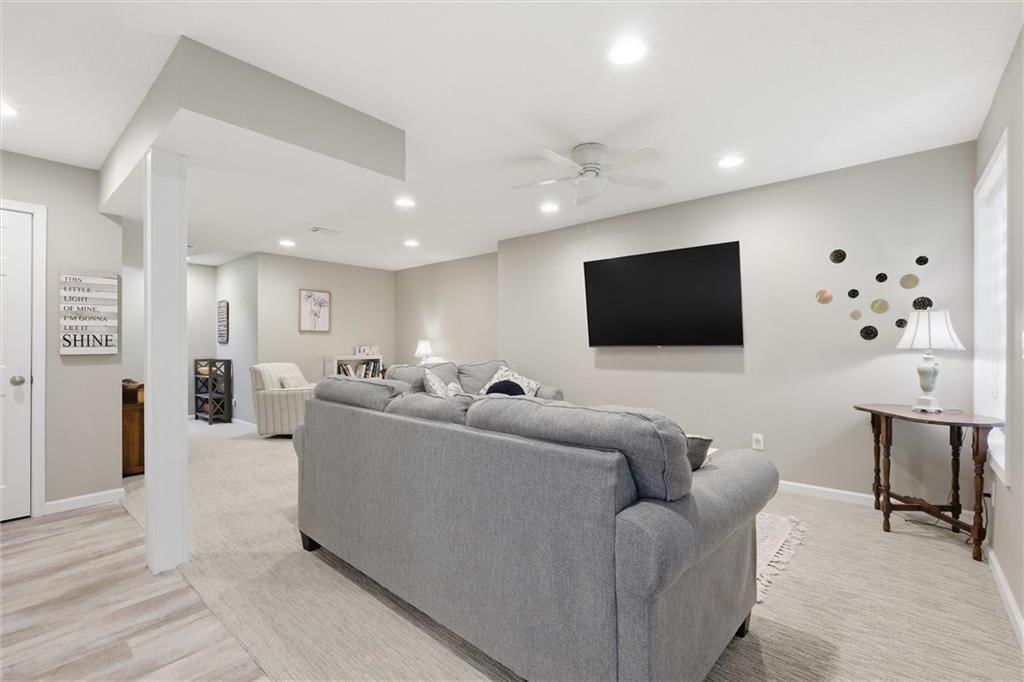 16165 Linden Street — photo 33