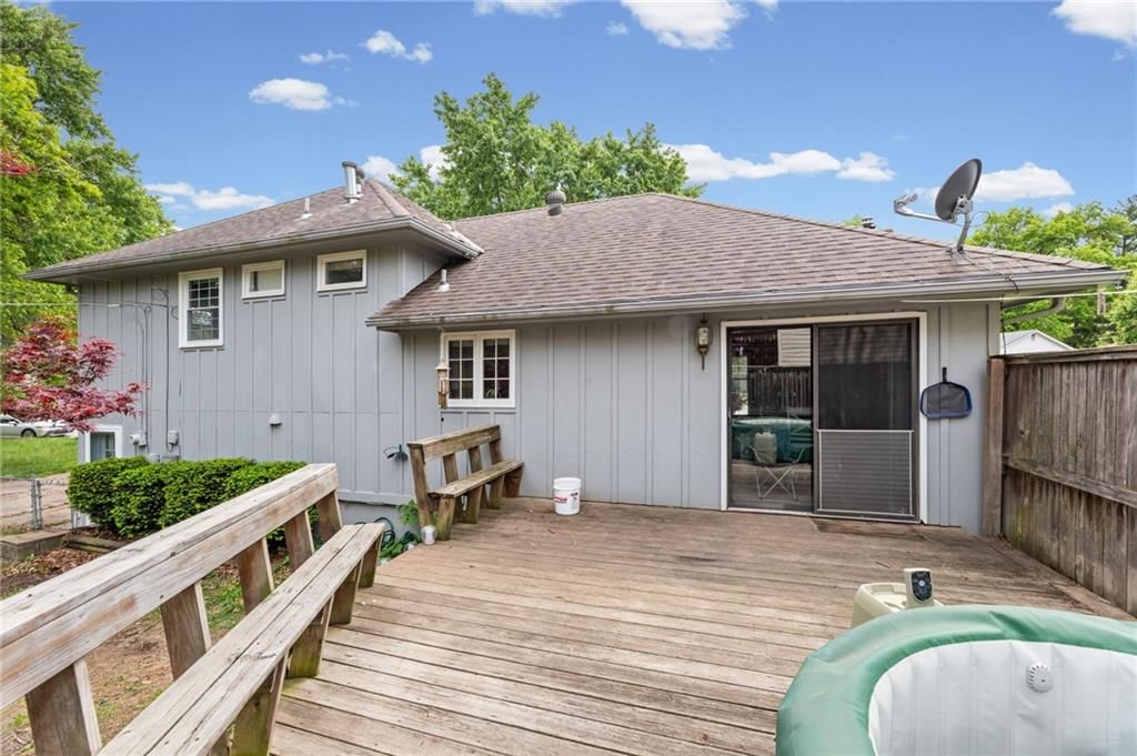 7617 NW Milrey Drive — photo 25