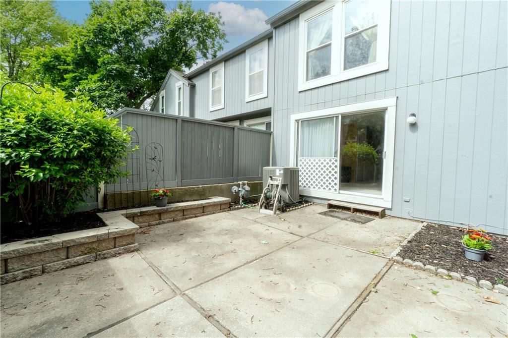8069 Monrovia Street — photo 27