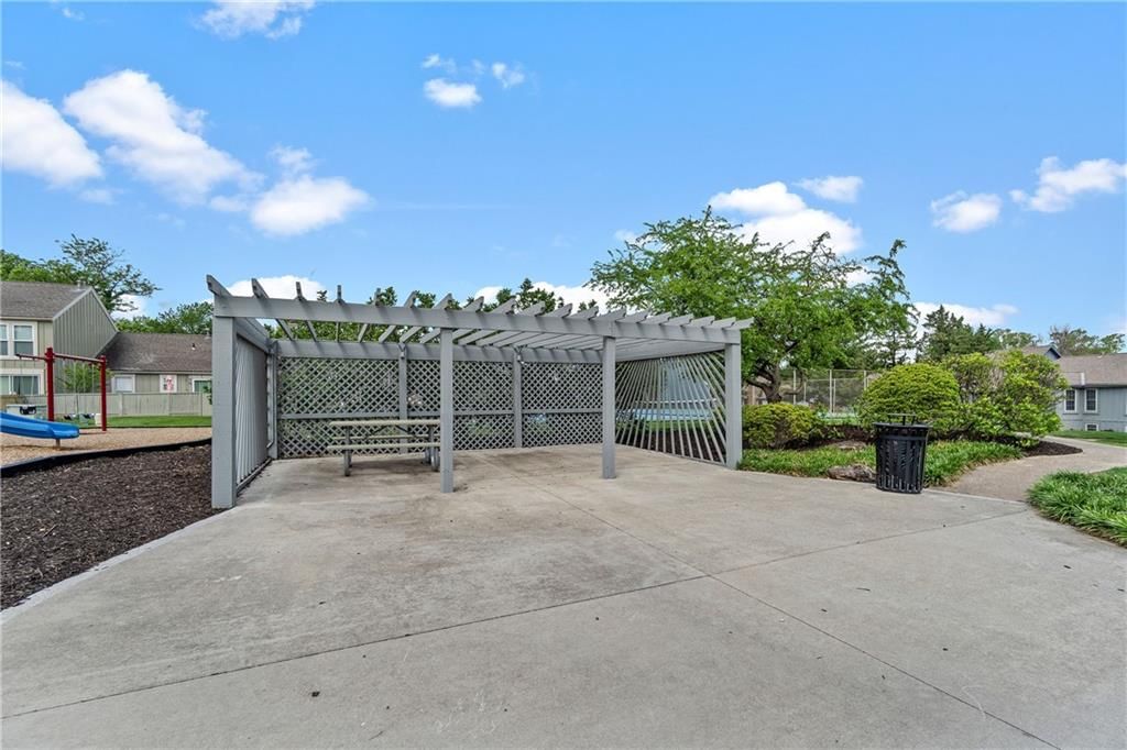 8069 Monrovia Street — photo 34