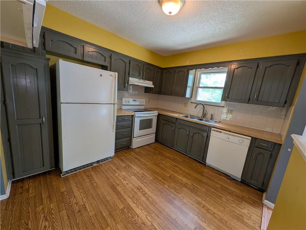 300 SW Palo Drive — photo 8