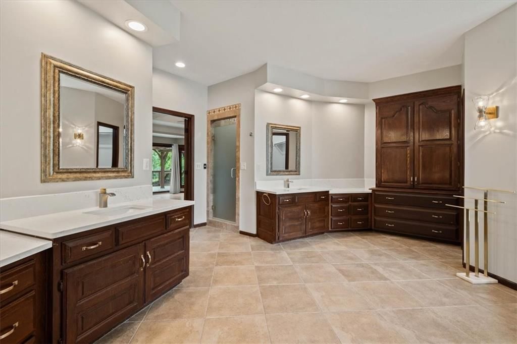 5405 NW 62nd Street — photo 36