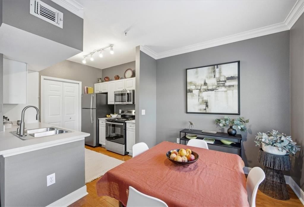 11617 Tomahawk Creek Parkway — photo 11