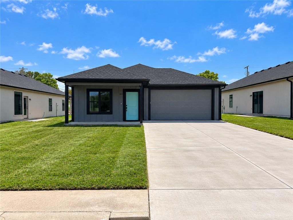 402 E Washington Street, Harrisonville, MO