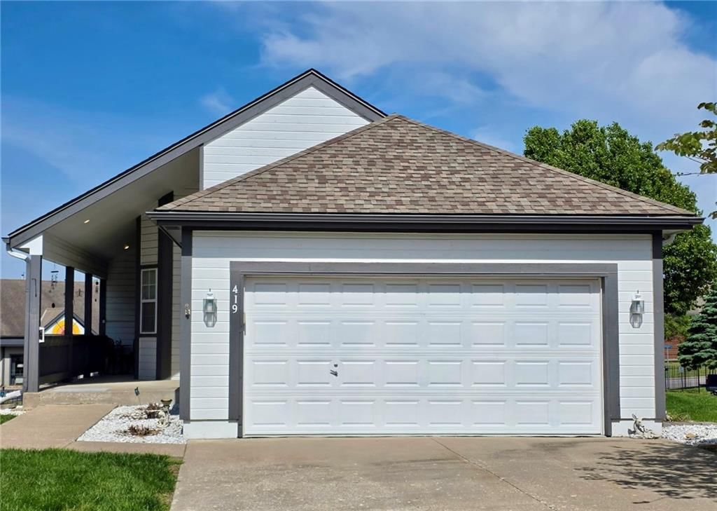 419 NW Wimbleton Court — photo 2