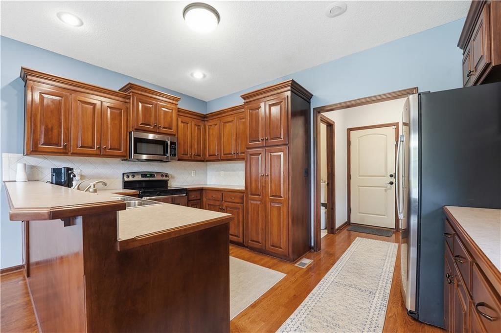20903 W 72nd Terrace — photo 6