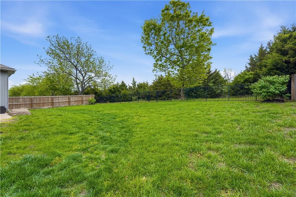 20903 W 72nd Terrace — photo 31