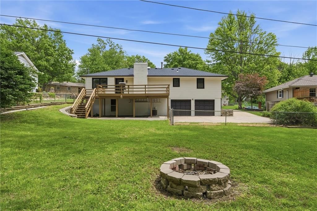 6832 NW Pleasant View Drive — photo 4