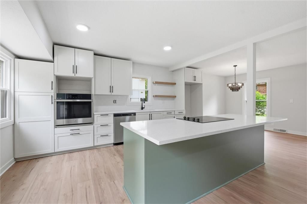 6832 NW Pleasant View Drive — photo 11