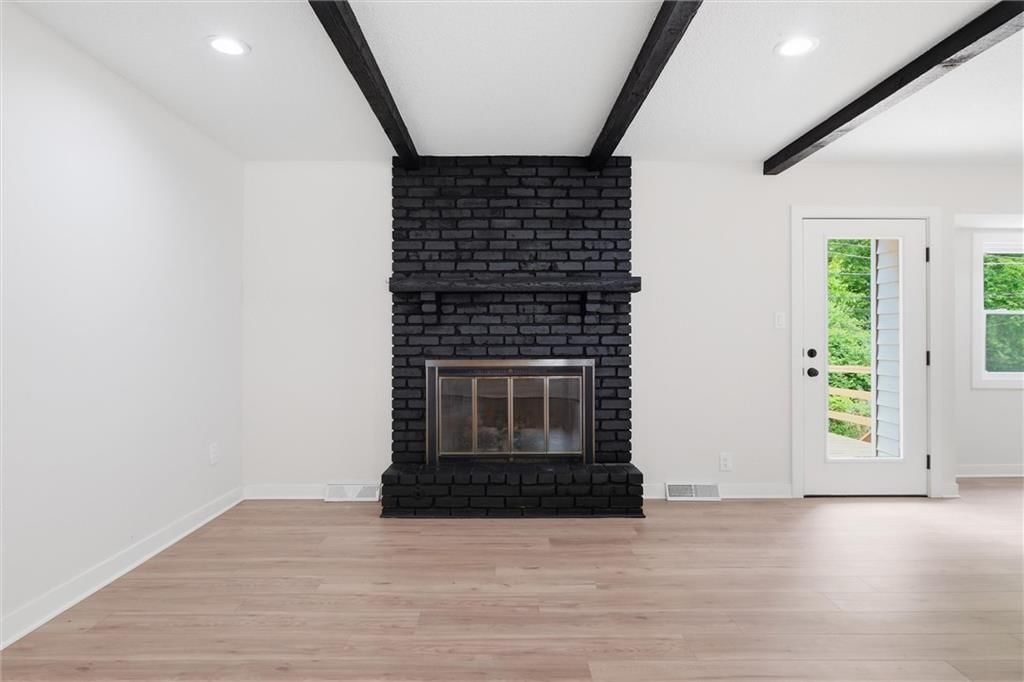 6832 NW Pleasant View Drive — photo 15