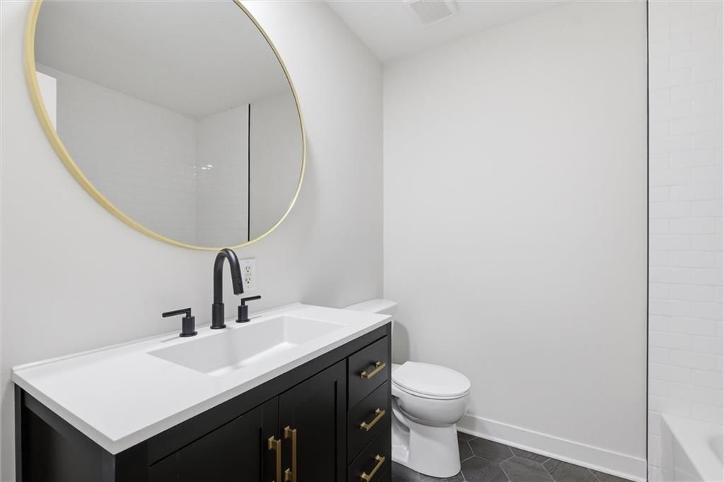 6832 NW Pleasant View Drive — photo 22
