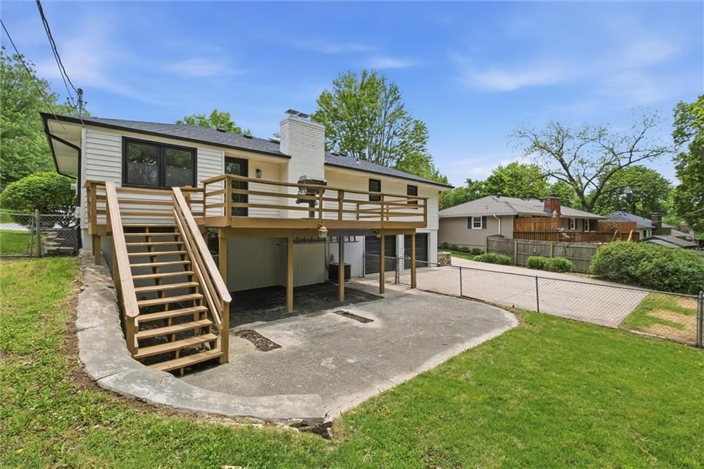 6832 NW Pleasant View Drive — photo 25