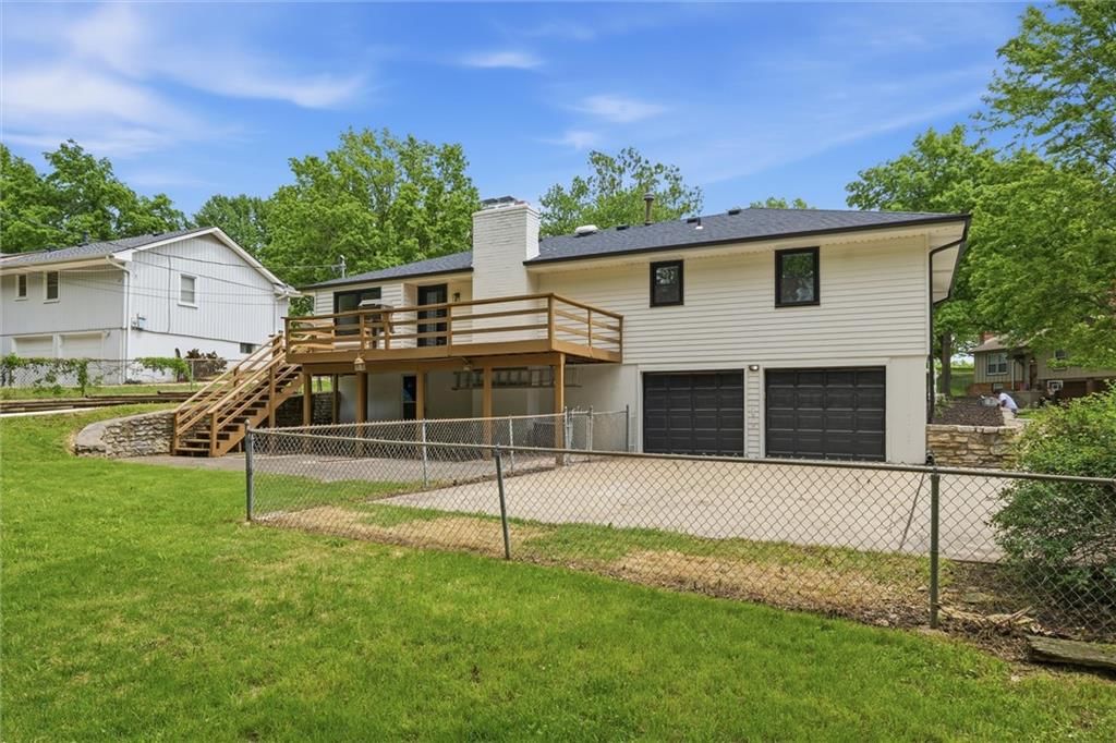 6832 NW Pleasant View Drive — photo 26