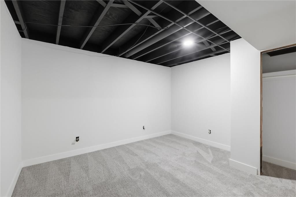 6832 NW Pleasant View Drive — photo 28