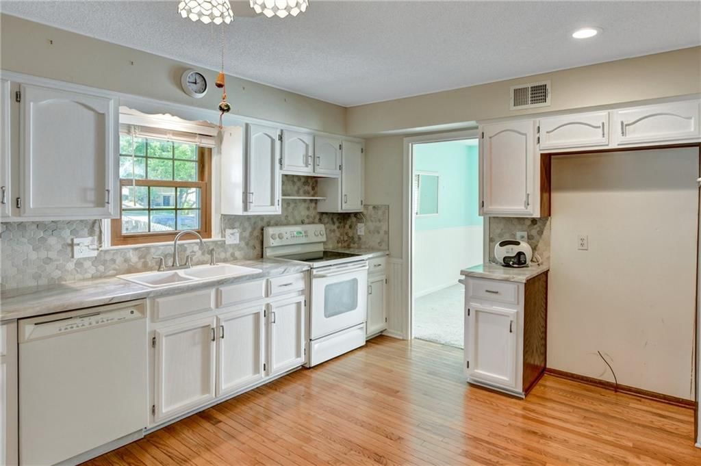 10434 Bradshaw Street — photo 13