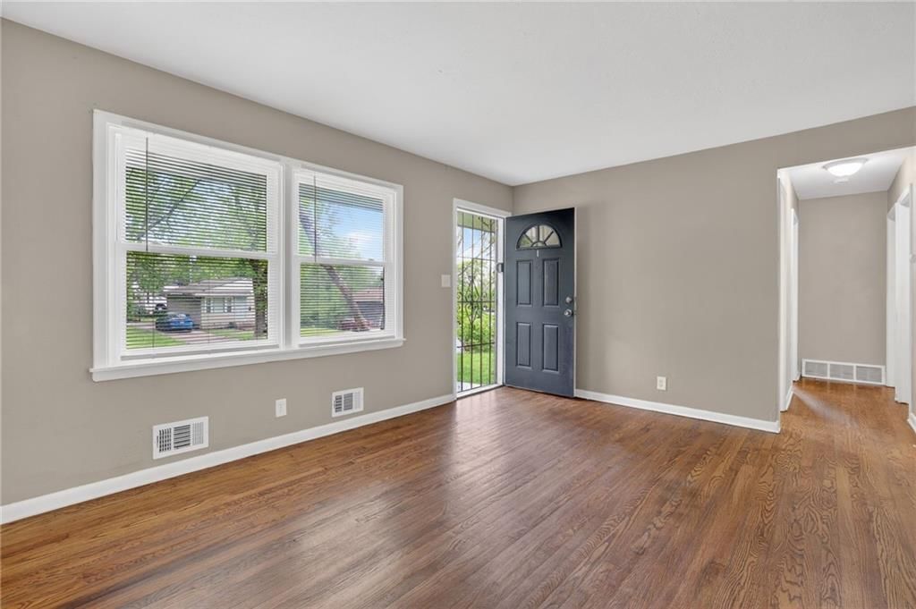 7608 E 48th Terrace — photo 10