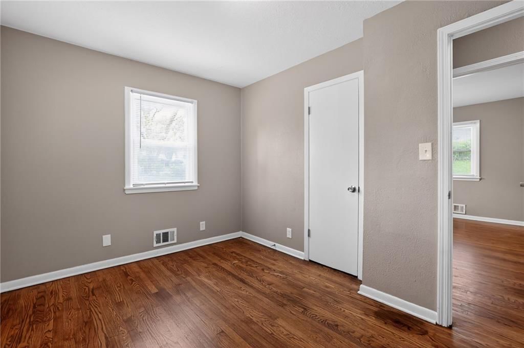 7608 E 48th Terrace — photo 14