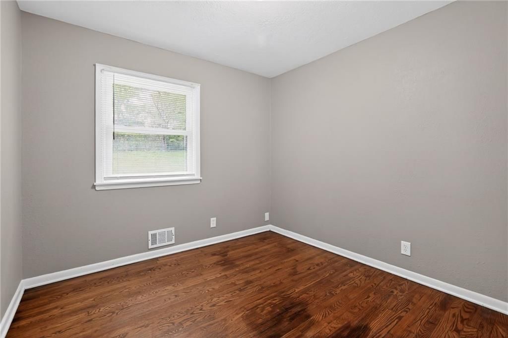 7608 E 48th Terrace — photo 15
