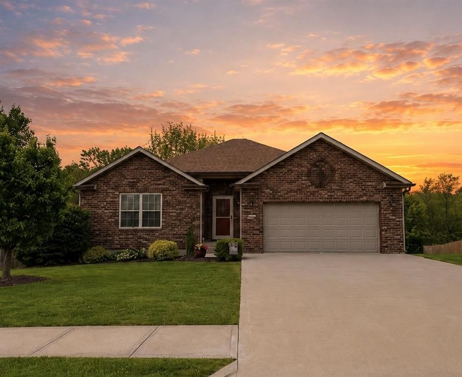 807 Charles Street, Knob Noster, MO