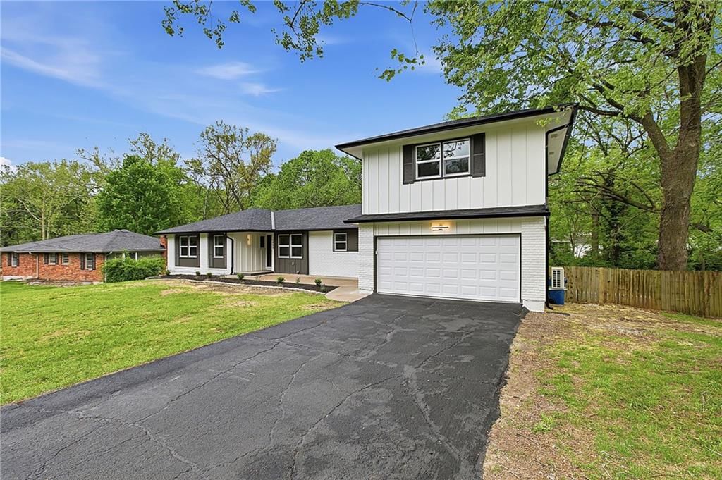 1480 Hemlock Drive — photo 2