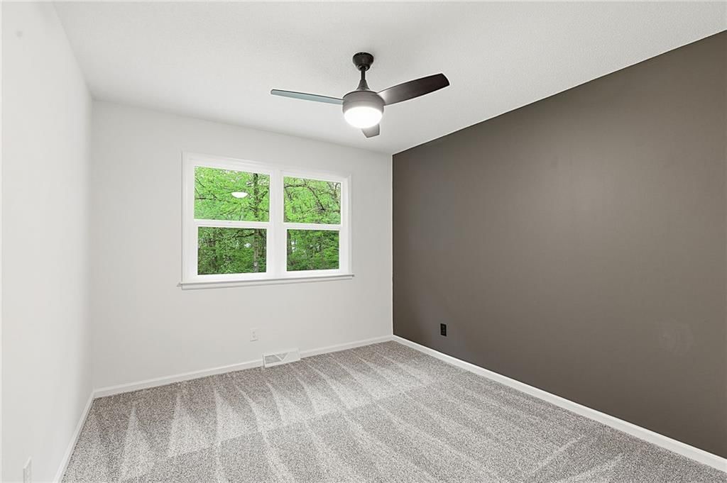 1480 Hemlock Drive — photo 16