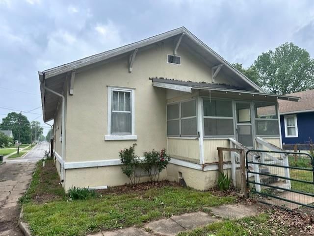 229 S Oak Street — photo 5