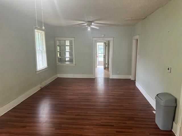 229 S Oak Street — photo 7