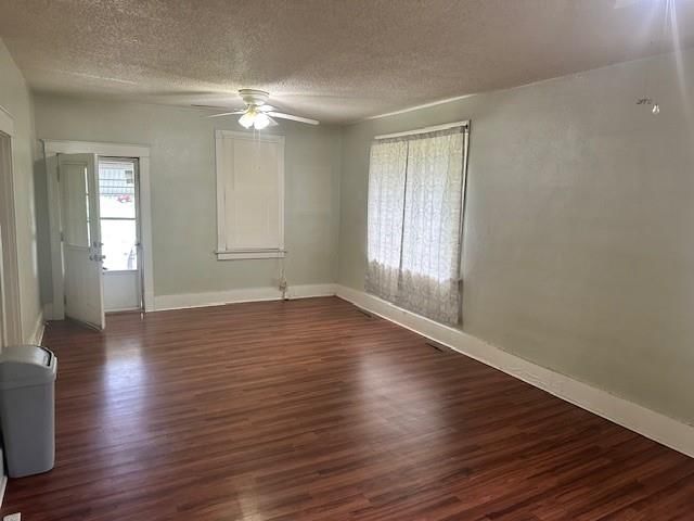 229 S Oak Street — photo 8