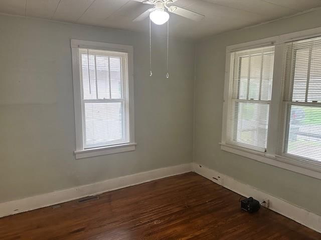 229 S Oak Street — photo 12