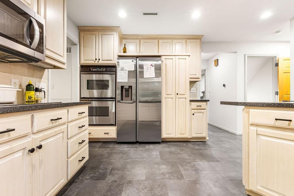 5210 Mockingbird Lane — photo 8