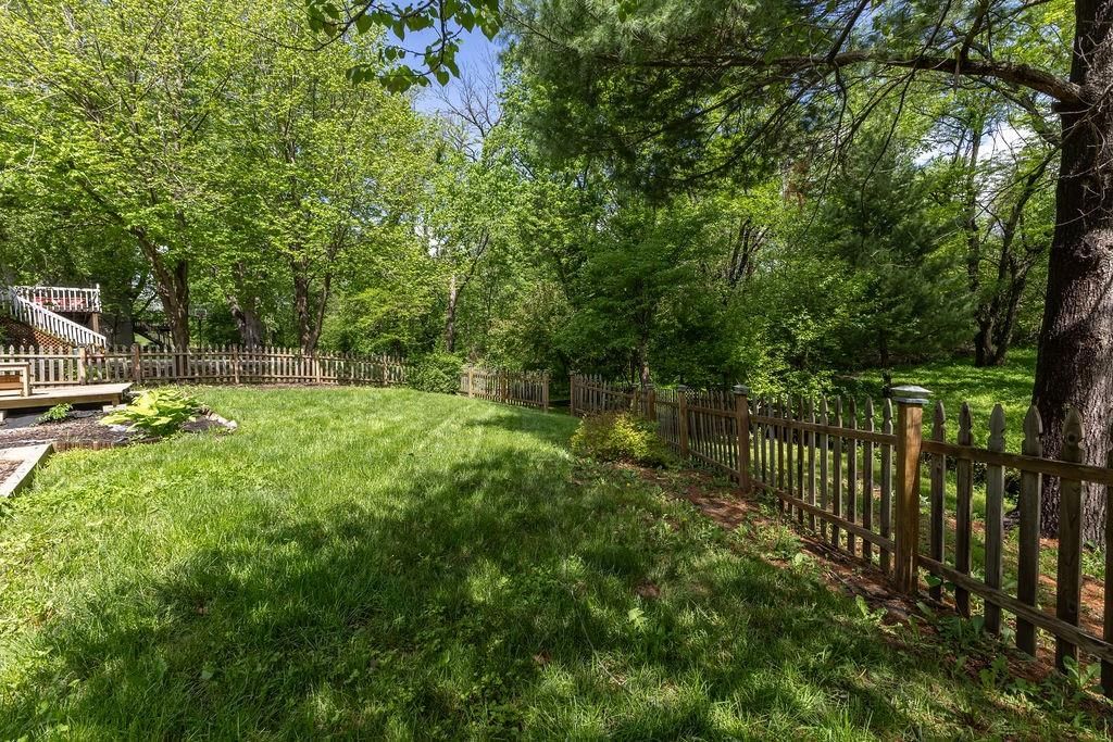 5210 Mockingbird Lane — photo 42