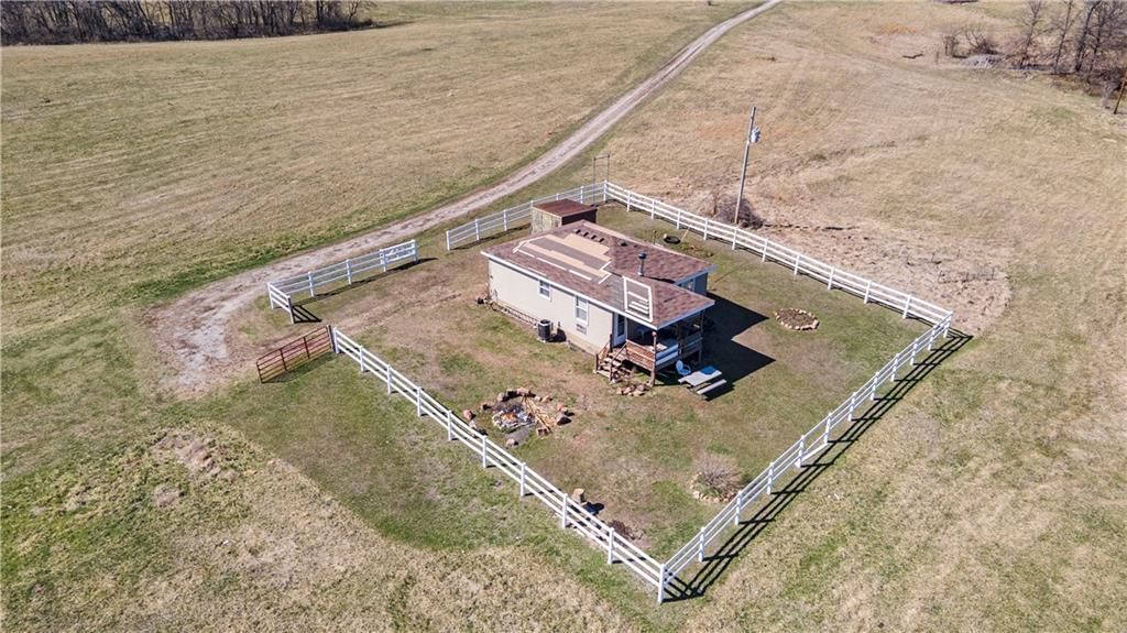 18211 Plattsburg Road — photo 5
