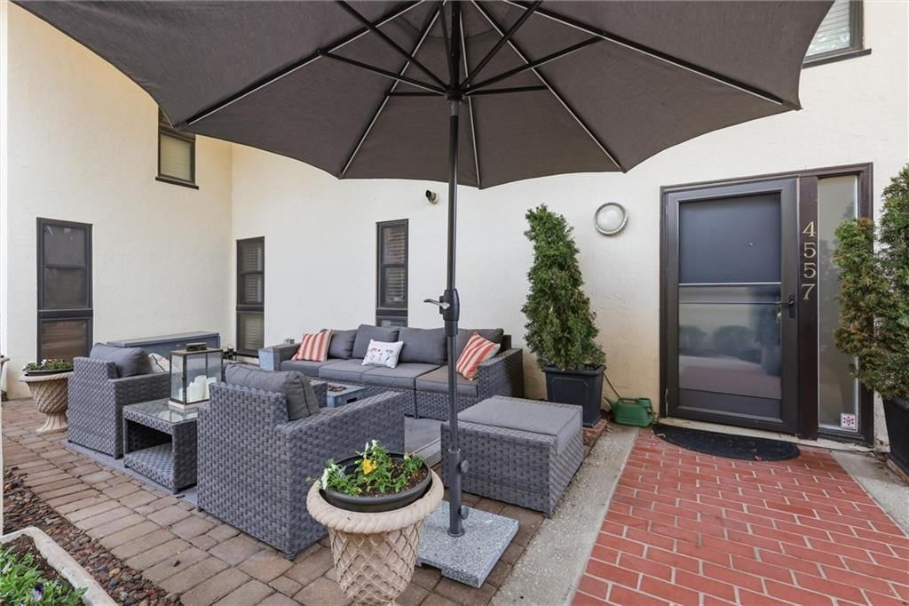 4557 Walnut Street — photo 4