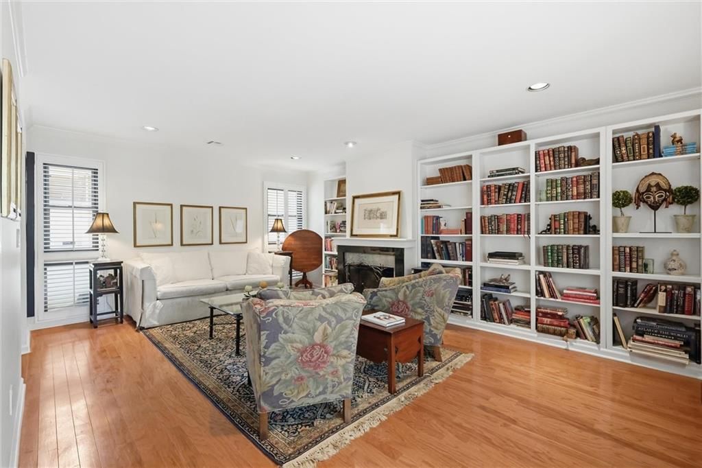 4557 Walnut Street — photo 8