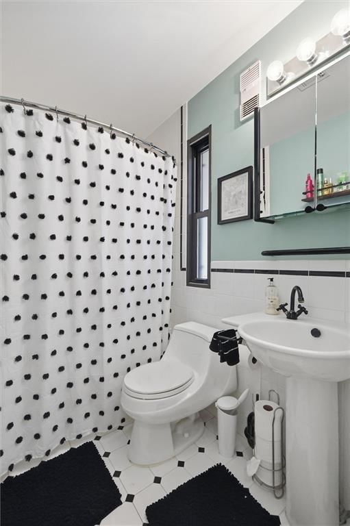 4557 Walnut Street — photo 20