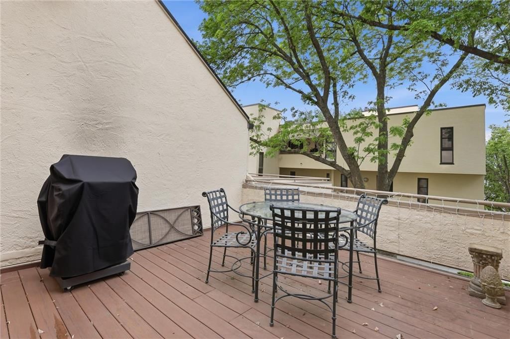 4557 Walnut Street — photo 23