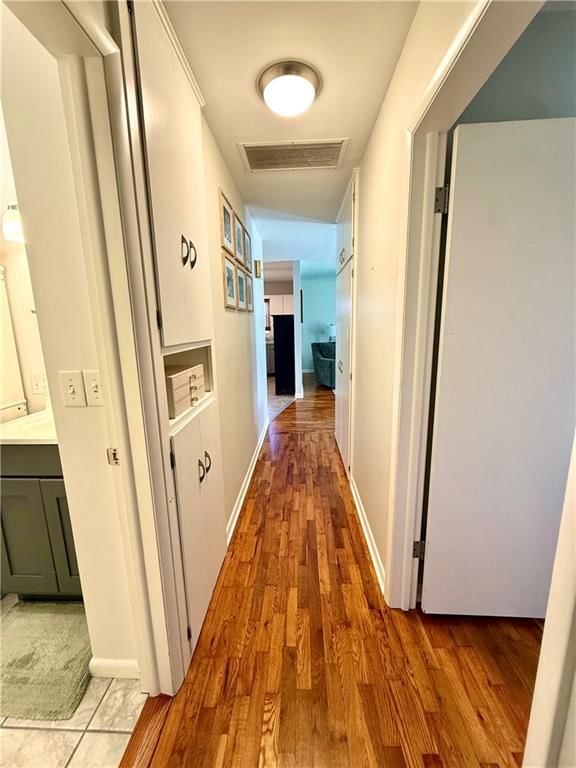 710 S VINE Street — photo 4