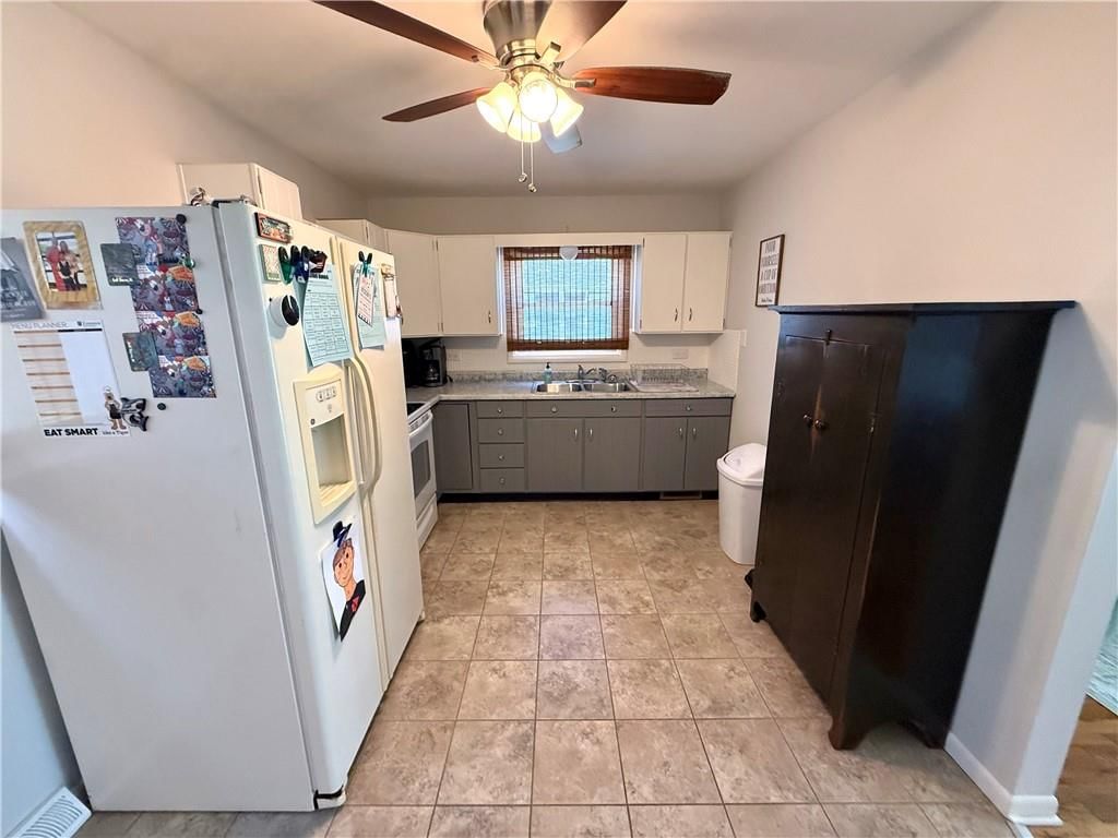 710 S VINE Street — photo 10