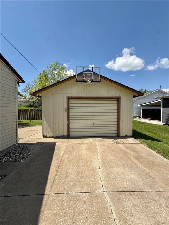 710 S VINE Street — photo 16