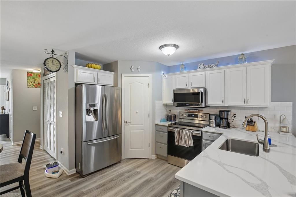 9523 N Main Street — photo 9