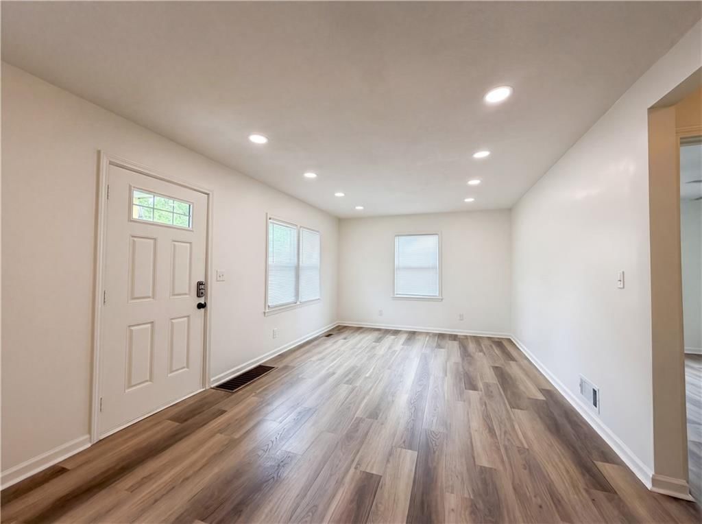 5525 Yecker Avenue — photo 12