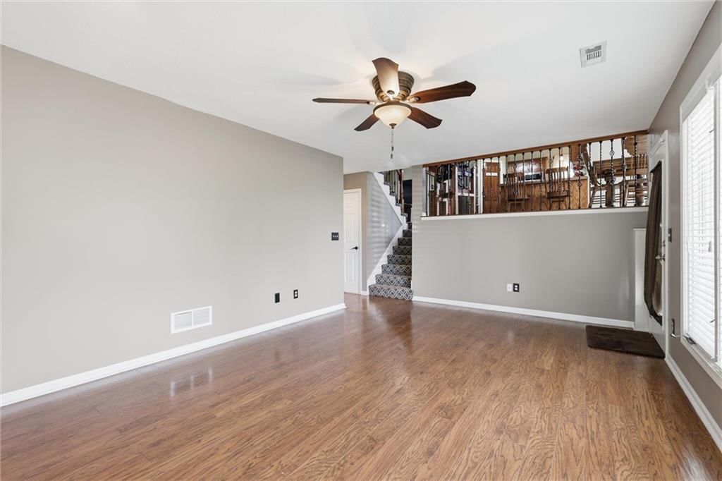 914 Elm Court — photo 9