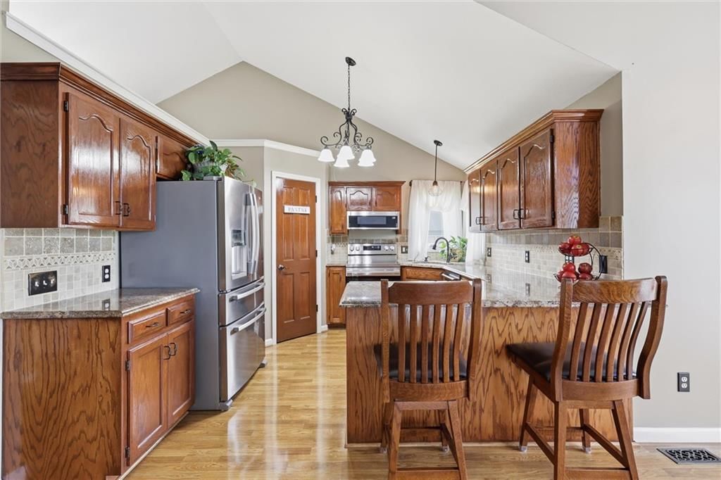 914 Elm Court — photo 11