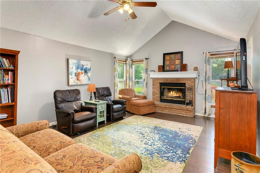 1204 NE Hunters Road — photo 6