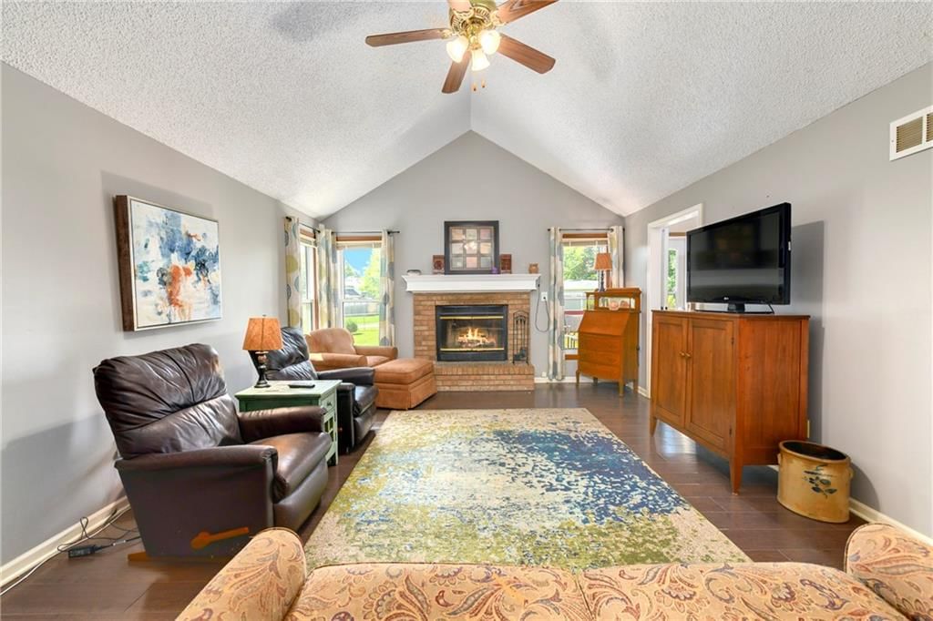 1204 NE Hunters Road — photo 7